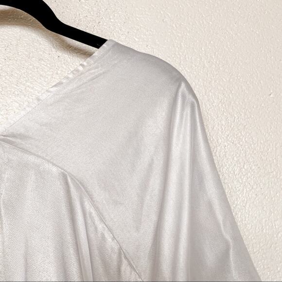 Tina & Jo Short Sleeve Kimono White Top Size Medium - Picture 14 of 14